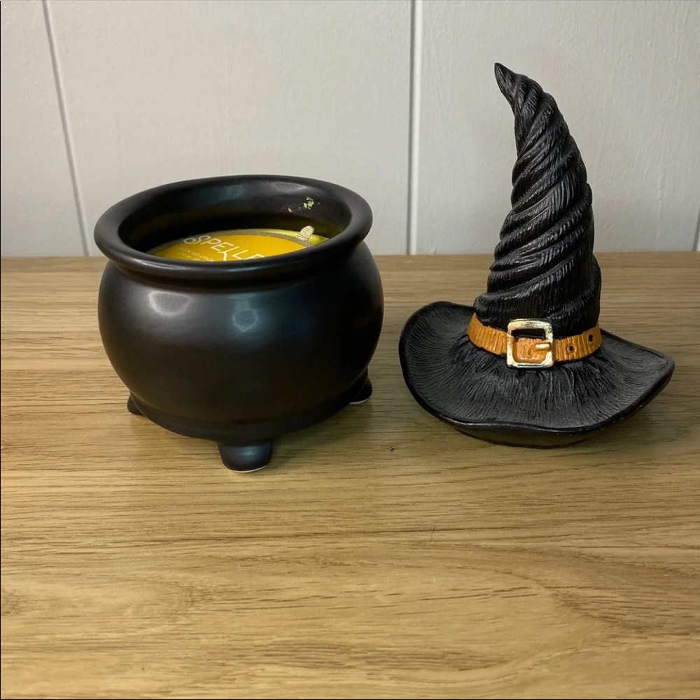Witch’s Hat Figure and Mini Cauldron Candle